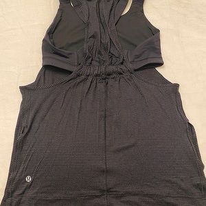 Lululemon yoga top with built in bra